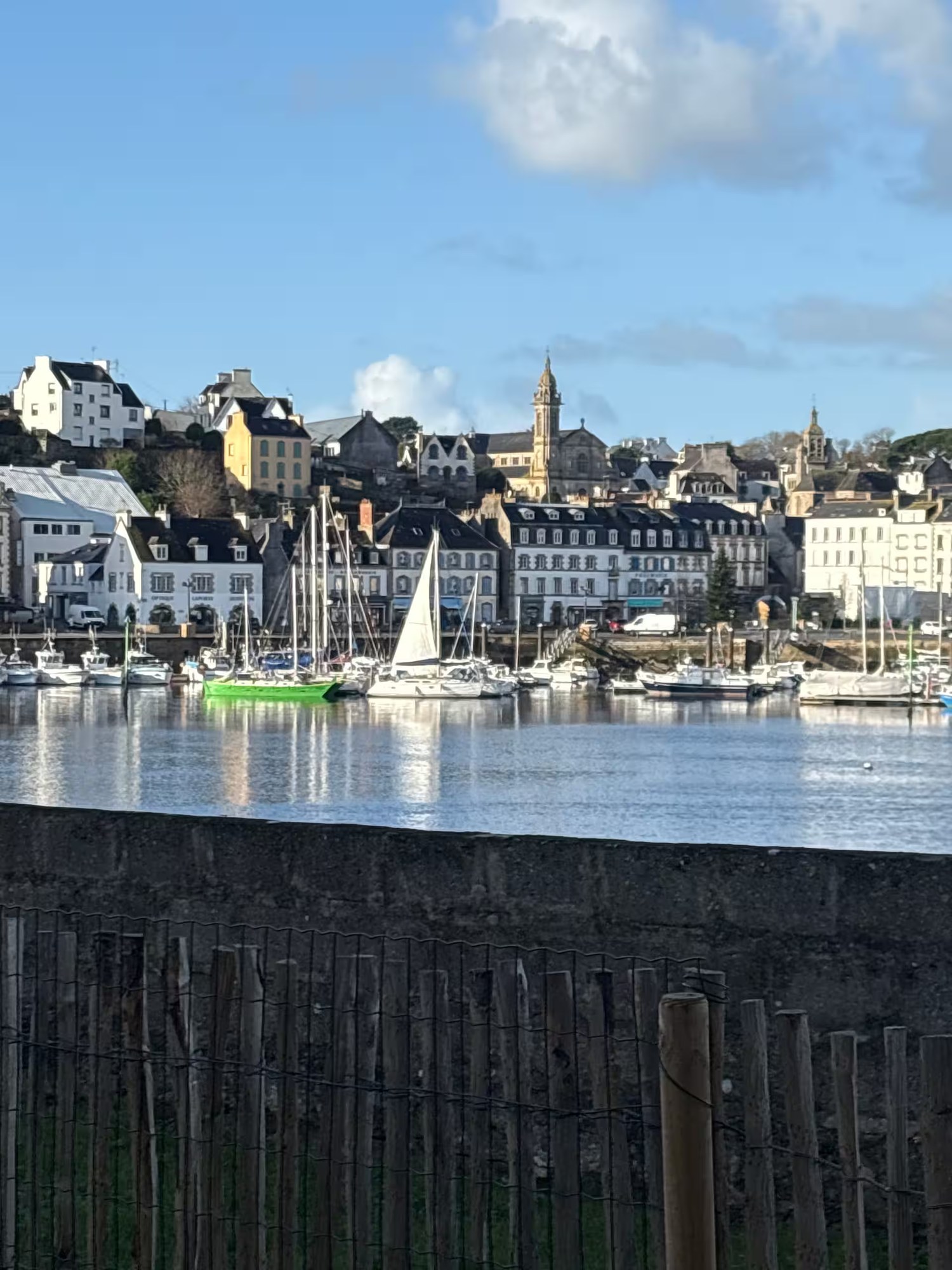 Vue sur le port d’Audierne